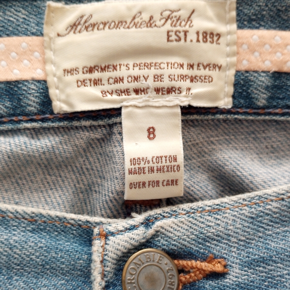 Distressed Jeans - Picture 5 of 5